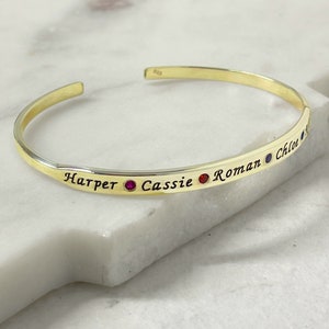 Pulsera para madre con piedras de nacimiento y nombres de niños - Brazalete ajustable abierto de plata de ley 925 - Regalo familiar con grabado personalizado