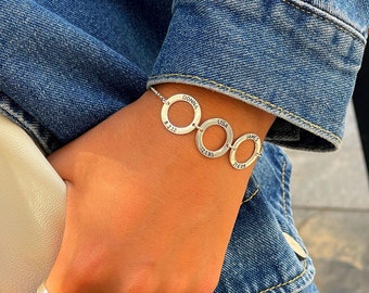 Bracelet pour maman avec noms d'enfants et date d'anniversaire - Bracelet pour mère en argent sterling 925 - breloque à gravure personnalisée - cadeau de Saint Valentin pour elle