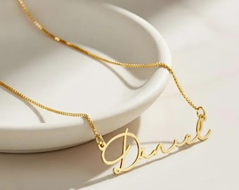 Dainty Script Handwriting Nameplate Necklace