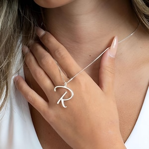Collar con inicial cursiva en plata de ley 925 - Colgante con letra grande - Regalo de joyería personalizado para ella