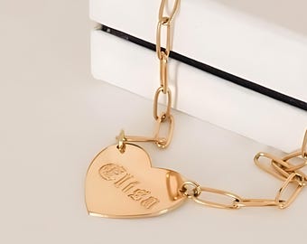 Collana con targhetta a forma di cuore con graffetta in argento sterling o oro – Collana con targhetta con nome inciso personalizzato – Regalo di gioielli romantici personalizzati per lei