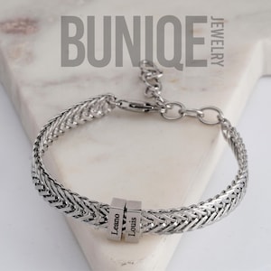 Aangepaste papa-armband met kindernamen - aangepaste gegraveerde manchet met zilveren kralen - familienaamsieraden - Vaderdagcadeau voor opa