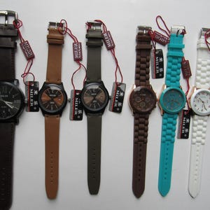 Lot of 6 assorted vintage watches - running condition