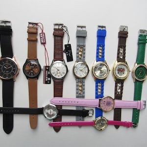 Lot of 10 assorted vintage watches - running condition