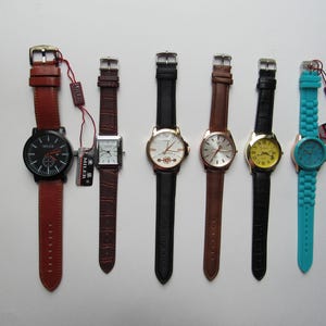 Lot of 6 assorted vintage watches - running condition