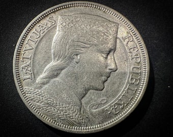 ラトビア 1932年 5ラティ銀貨 ラトビアの乙女 アンティーク ラトビア 1932年 5ラティ銀貨 ラトビアの乙女 アンティーク ラトビア