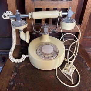 Antique Telephone, Retro Phone, Bakelite Telephone, Retro Network, Vintage Home Decor, Collectible Telephone, VEF Latvia, Vintage Phone