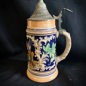 German Beer Stein. Authentic Vintage German Pottery Mug. Large size 1 litre Beer Stein with metal lid. Collectible Mug. Beautiful design. XL