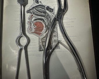 2 Chirurgische UdSSR Medizinische Werkzeuge - Chirurgische Winkelzange, Rake Retraktor Geschärft - Edelstahl FeldChirurgie Tschernobyl Cosplay