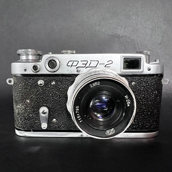 Authentic USSR Retro FED 2 “a soviet Leica” camera with original leather case!
