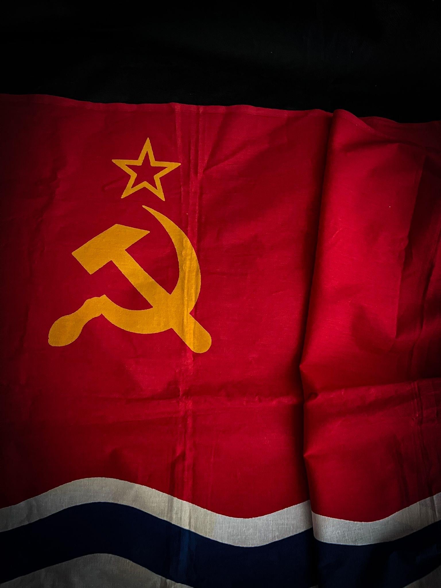 ラトビア共和国の旗、バルト三国ソ連時代、ヴィンテージの非常に大きく