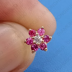 Piercing para nariz con flor de rubí de laboratorio rosa en oro de 14 quilates / Aro nasal floral minimalista