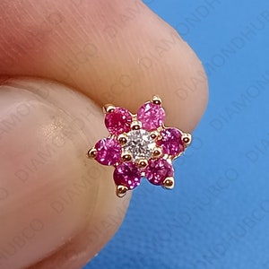 Piercing al naso con fiore di rubino da laboratorio, pietra portafortuna del mese di luglio in oro 14k