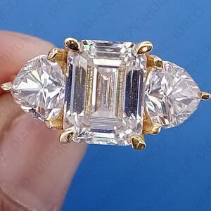 4CTW Emerald Cut VVS1 Moissanite Solitaire Ring, Side Stone Trillion Moissanite Engagement Ring, Solitaire Wedding Ring, Three Stone Ring