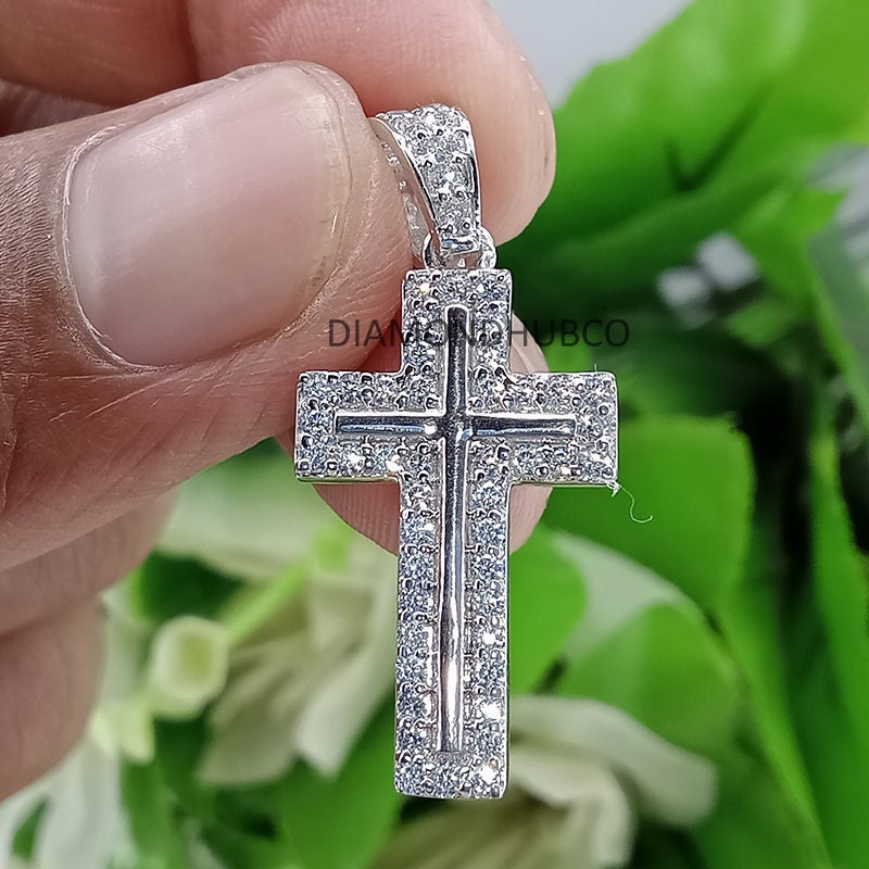 Moissanite Pendant Round Cut Moissanite 