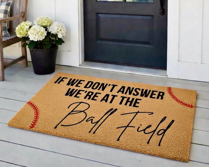 Felpudos de béisbol, felpudo de béisbol, regalo de inauguración de casa, regalo de béisbol, felpudo de primavera, decoración de porche, felpudo para exteriores, felpudo para la puerta principal imagen 1