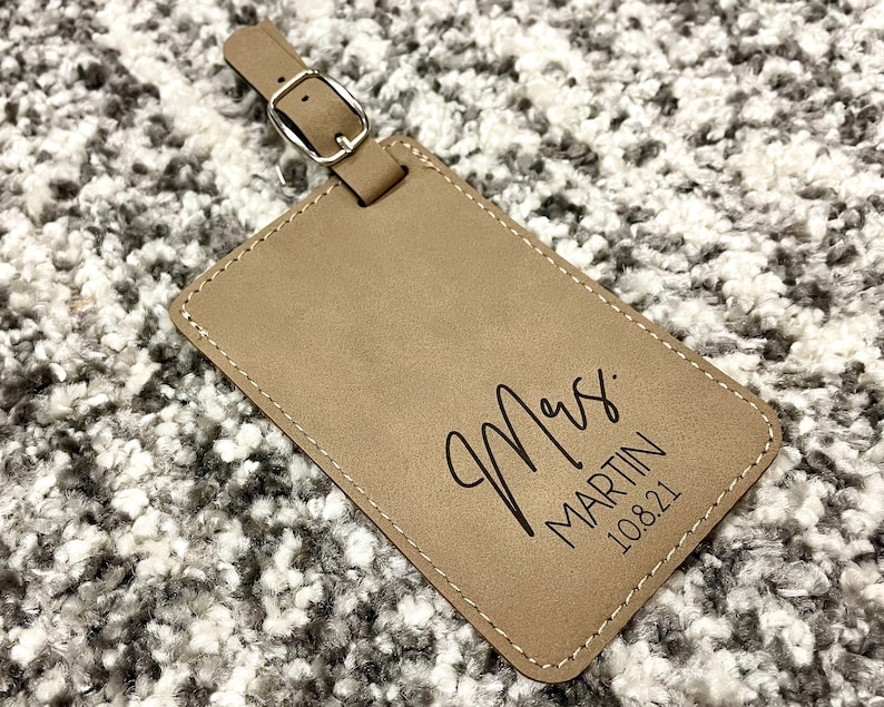 Mr and Mrs Luggage Tags, Wedding Gifts Personalized Gifts for Couple Gifts for Bride and Groom Gift for Newlyweds Gift Newly Married Couple Light Brown
