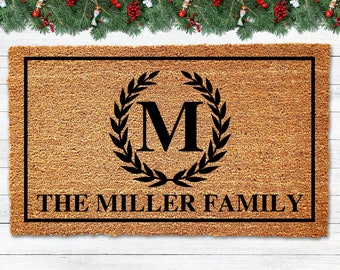 Monogram Wreath Family Name Doormat, Wedding Gift, Custom Doormat, Personalized Doormat, Christmas Gift, Welcome Mat, Front Door Mat, Rug