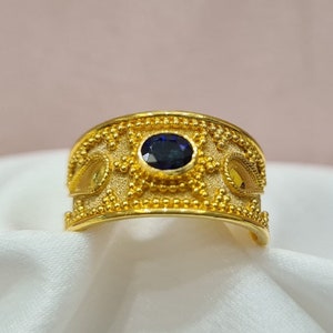 Anillo bizantino de oro amarillo hecho a mano de 18K con zafiro azul, joyería bizantina, anillo griego, anillo de regalo, anillo de oro, mediados de siglo, regalo de Navidad imagen 1