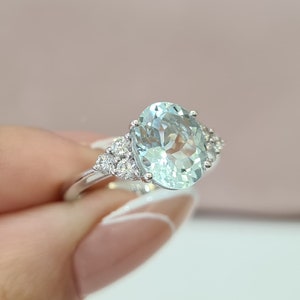 Aquamarin Ring mit Diamanten • 18K Weißgold • Jubiläumsgeschenk • Verlobungsring • Minimalistischer Ring • Stapelbare Ringe • IrmaJewelleryGR