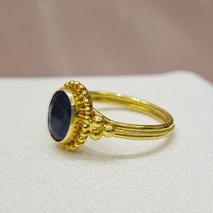 Bague byzantine faite main en or jaune 18 carats avec saphir bleu, bijoux byzantins, bague grecque, bague cadeau, bague en or, milieu du siècle, cadeau de Noël image 5