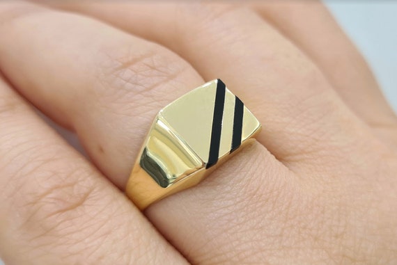 Men's gold onyx pinky hotsell ring