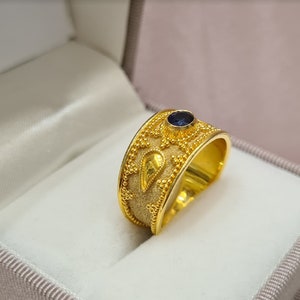 Anillo bizantino de oro amarillo hecho a mano de 18K con zafiro azul, joyería bizantina, anillo griego, anillo de regalo, anillo de oro, mediados de siglo, regalo de Navidad imagen 7