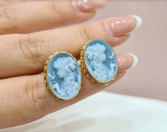 Twister Wire Blue Cameo Earrings • 18K Yellow Gold • Antique Lady