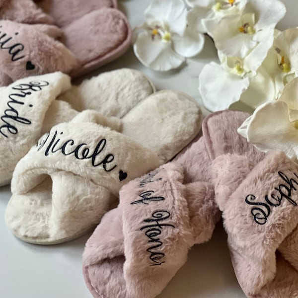 Bridesmaid Gift, Personalized Slippers, Bridal Party Gift, Wedding Fluffy Slippers, Bridesmaid Slippers, Bachelorette Party Slippers