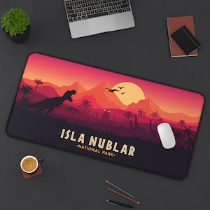 Tapis de bureau Jurassic Park, tapis de bureau Isla Nublar, tapis de souris Jurassic Park, tapis de bureau de jeu Jurassic World, tailles "9x8"/"12x18"/12"x22"/"31x15.5"
