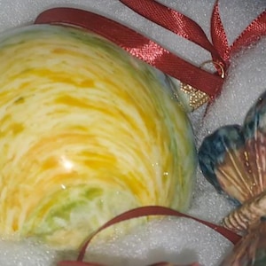 handbemalte Weihnachtskugeln aus Keramik