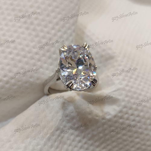 top engagement ring ideas solitaire round cut diamond engagement