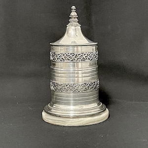 Portasigarette da tavolo in argento 800 di forma cilindrica con coperchio, interno in legno e base esterna in onice fatto negli anni '50