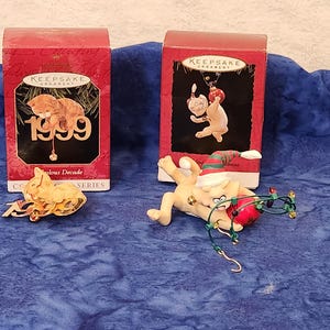 Cat Lovers Hallmark Keepsake Ornament Christmas Tree Trim Fabulous Decade 1999 Cat Ornament or A Feline of Christmas Holiday Home Décor