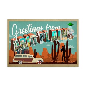 Kunstpostkarte: Greetings from Arid Plains - Asteroid City Inspiriertes Design - Wes Anderson