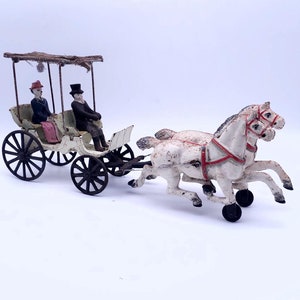Hubley Mfg. Co. Gusseisenpferde mit Kutsche - altes Spielzeug - antikes Spielzeug - 1910-30 - Made in America