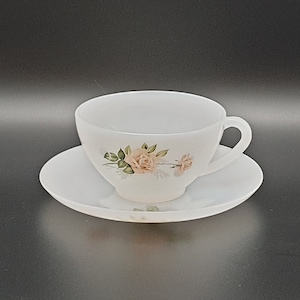 Arcopal France coffee/tea cups with saucer - roses - mid century - vintage