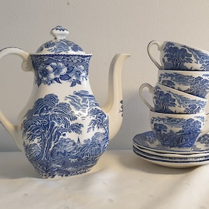 Vintage tunstall Wedgwood &quot;Woodlands&quot; - teapot - cups - saucers
