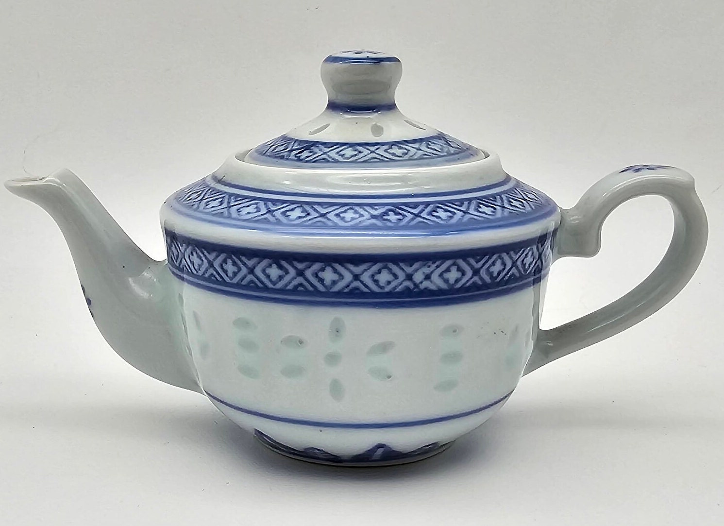 Chinese Tea Set Pattern Vintage Chinese Rice Grain Pattern Tea Set - Hot Sake - Gong Fu Tea Set ...