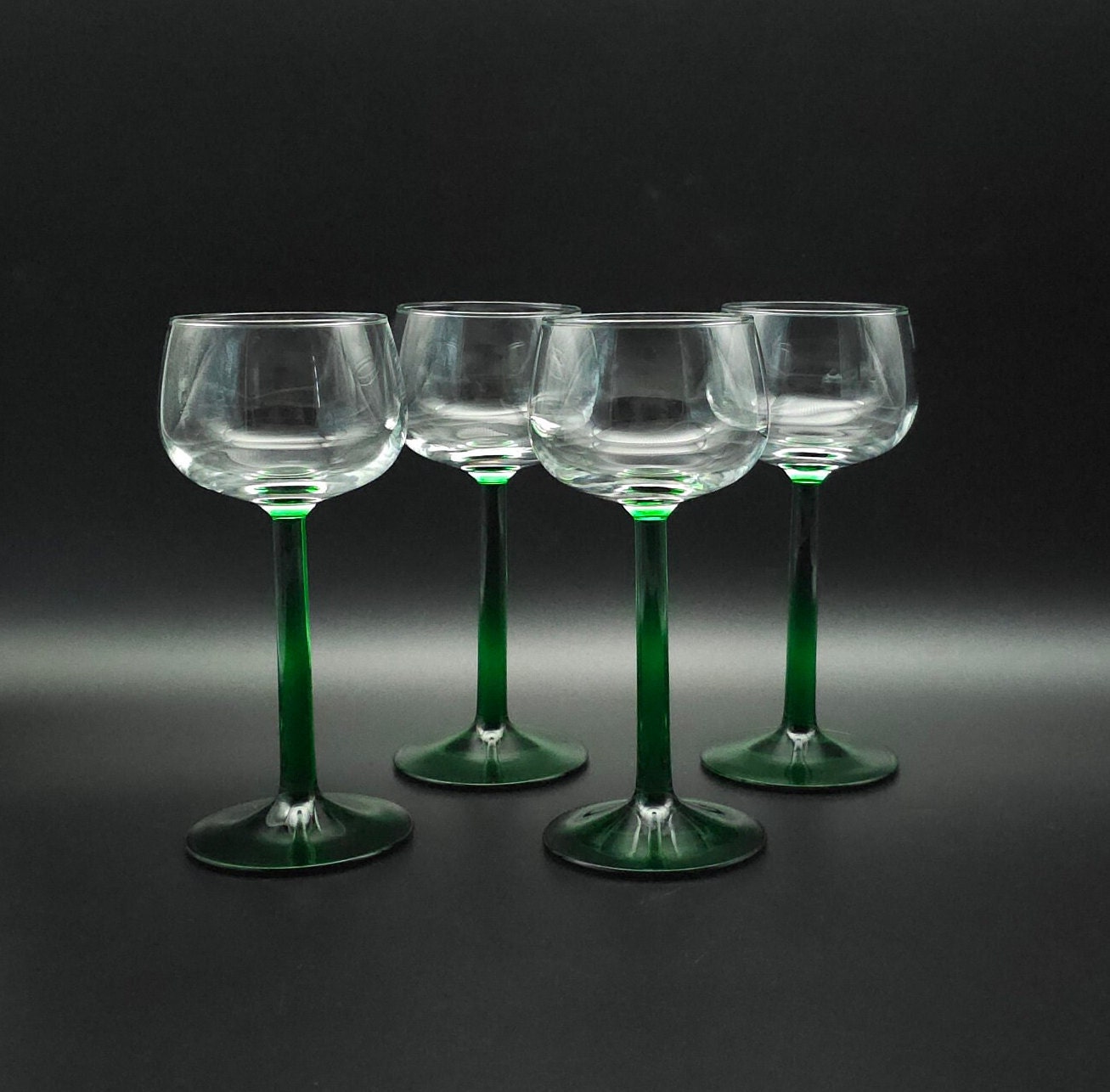 Arcoroc France Wine glasses - green foot - made in France