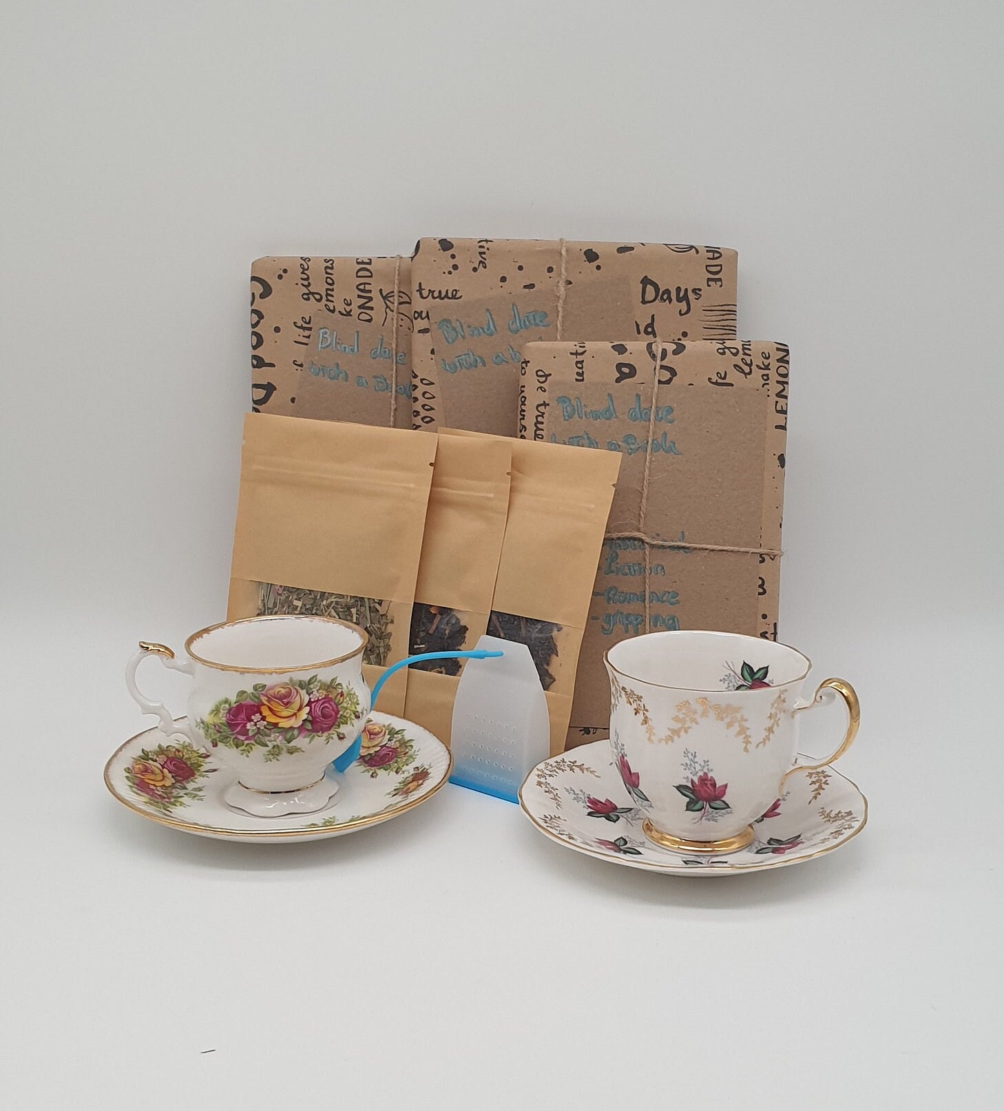 Blind date with a book box - cadeau box - kerstcadeau - boek - Nederlands talig - Engelstalig - thee - kopje met schotel