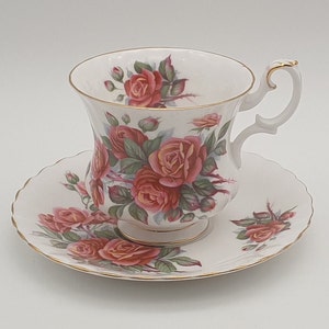 Royal Albert - Centennial Rose - fine bone china - cup with saucer - tea