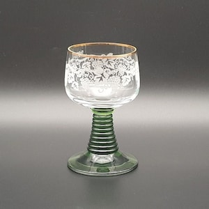 Vintage Roemer wine glass - 0.1L - grapes - gold rim - France - made in France