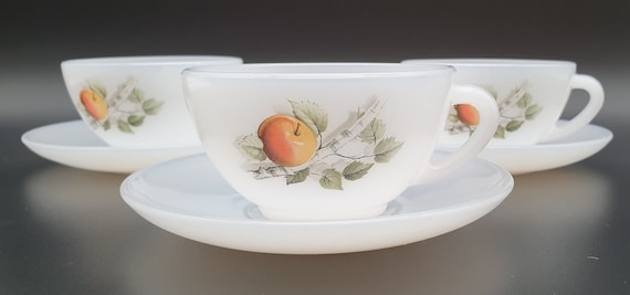 Sous tasse arcopal d'occasion - Arts de la table