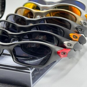 3D Printed Oakley Style Angled Sunglasses Display Stand Riser. Choose Color! bild 6