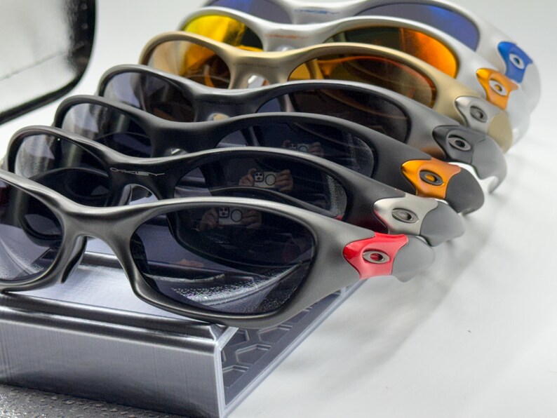 3D Printed Oakley Style Angled Sunglasses Display Stand Riser. Choose Color! bild 6