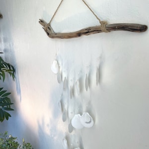 Driftwood and Seashell Wall Hanging, Seashell Craft and Art Décor, Coastal Seashell Beach Wall Décor, Beach House Wall Décor, HANDMADE