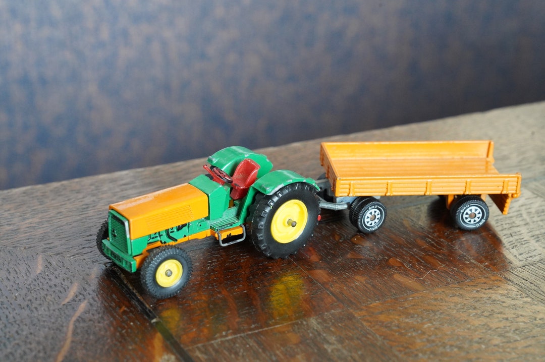 SIKU 1844 TRACTEUR MASSEY FERGUSON AVEC REMORQUE