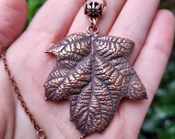 Blatt Anhänger aus Kupfer, rustikale Halskette im boho Stil, Elektroforming, Natur botanischer Schmuck , Geschenk für sie