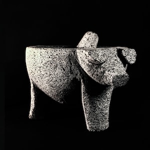 Molcajete de Cochino de Piedra Volcánica